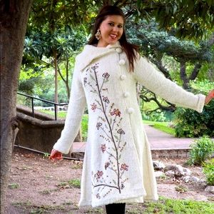 Brand new alpaca queen style. I’m a boutique so I have in all sizes.